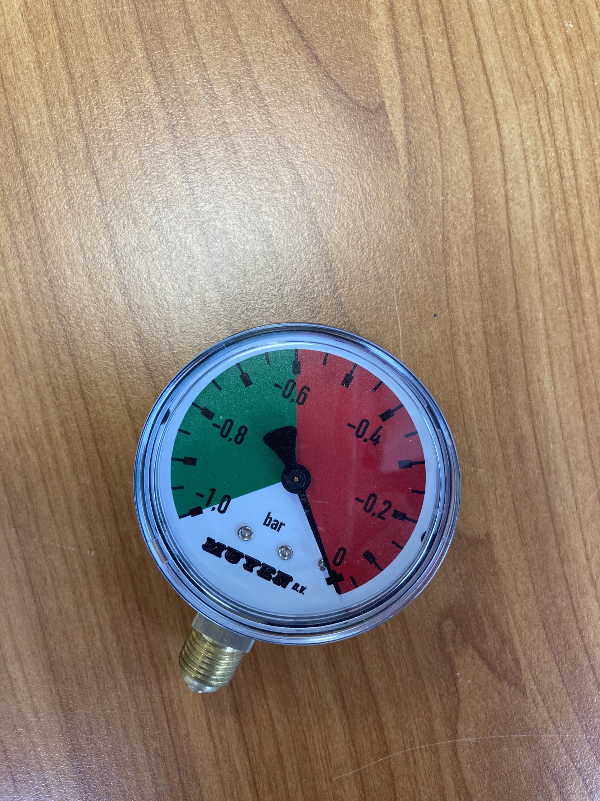 vacuum-gauge-glasshandling