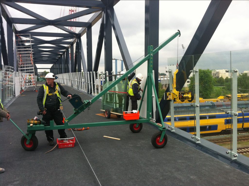 Verleih, Minikran, Bodenkran va120 400 kg.